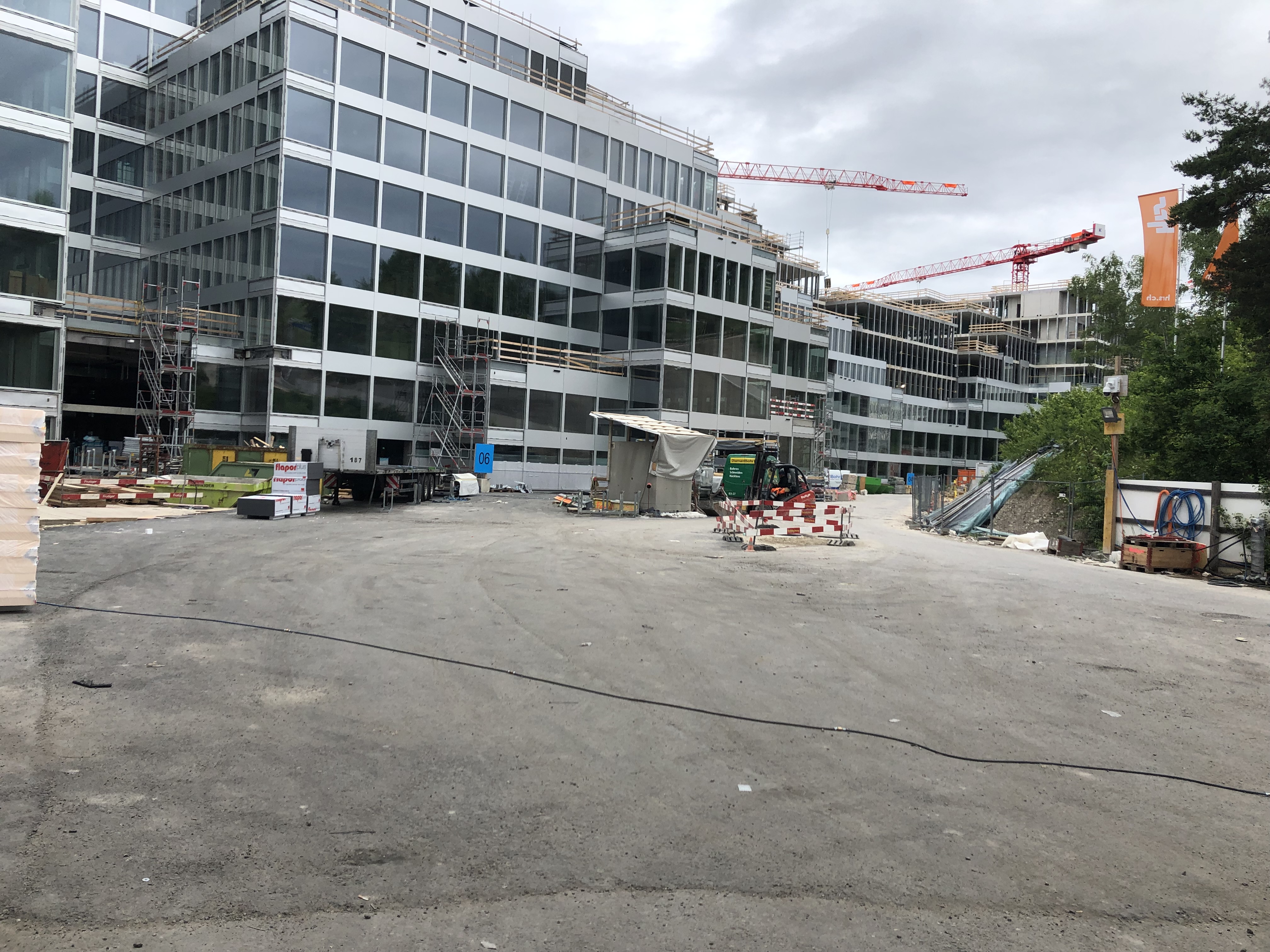 The Circle- Baustelle in der Schweiz und medifa mitten drin